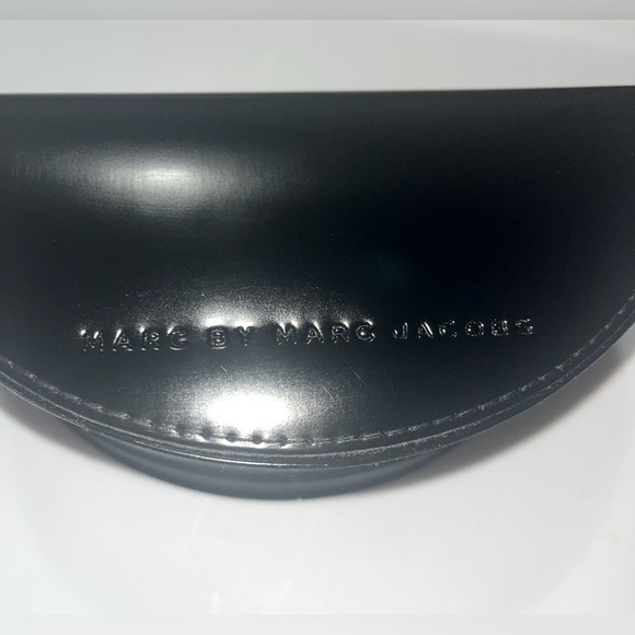Marc by Marc Jacobs Black Patent Leather Sunglasses Case - Picture 6 of 10